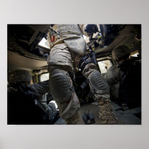 Poster Marinheiros aprendem procedimentos de transporte