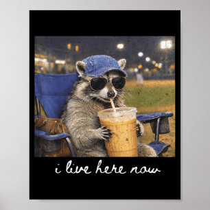 Poster Mascote Guaxinim Divertido Legal Vive Aqui Campo d