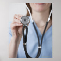 Médica sorridente com estetoscópio