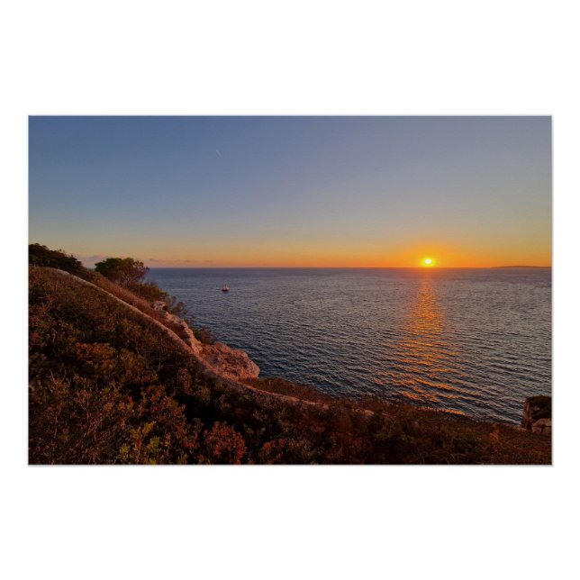 Póster Mediterranean sunset with a boat  (Frente)