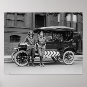 Poster Meninas do carro antigo, 1920