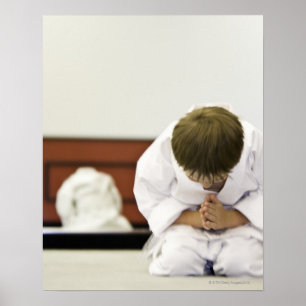 Poster Menino (4-5 anos) que veste o curvatura do