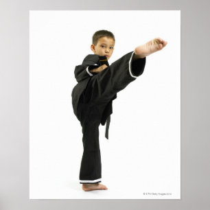 Póster Menino (6-8) no retrocesso do equipamento do