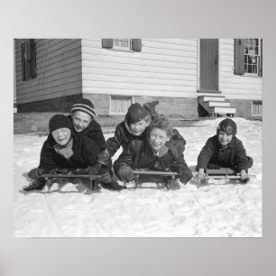 Póster Meninos em trenó, 1936. Foto antiga