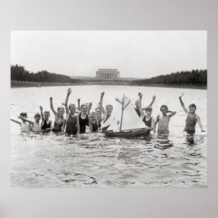 Poster Meninos Nadando, 1926. Vintage Photo