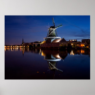 Poster Moinho de vento Leidschendam com reflexão à noite