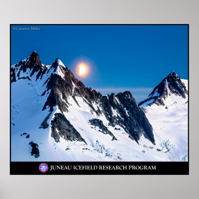 Poster Montanha-da-lua sobre as montanhas (Frente)