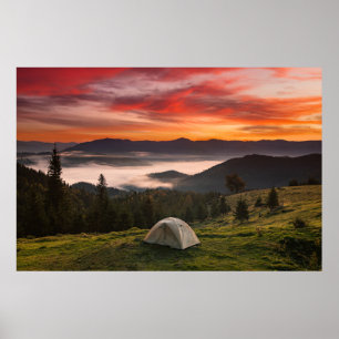 Poster Montanhas Campanha Foggy Sunrise