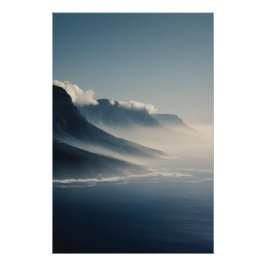 Póster Montanhas Costeiras Cobertas por Névoa ao Nascer d