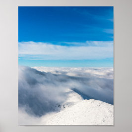 Poster Montanhas que emergem de nuvens