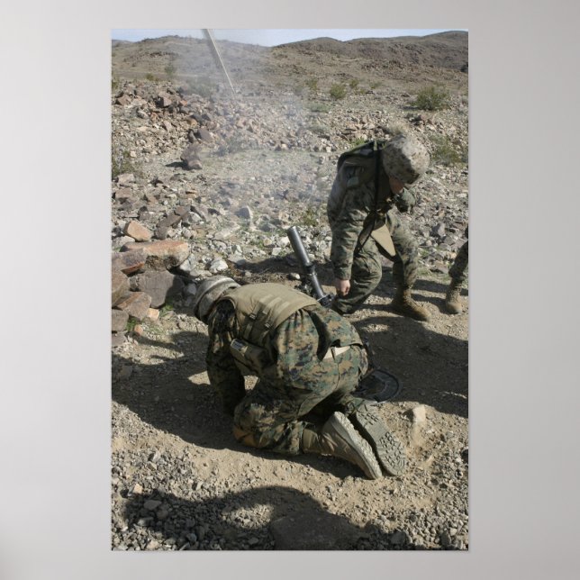 Poster Mortarmen cobrir as orelhas e evita os olhos (Frente)