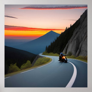 Poster Motociclista pilotando em uma estrada de montanha 