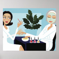 Mulher com manicura e rosto no spa