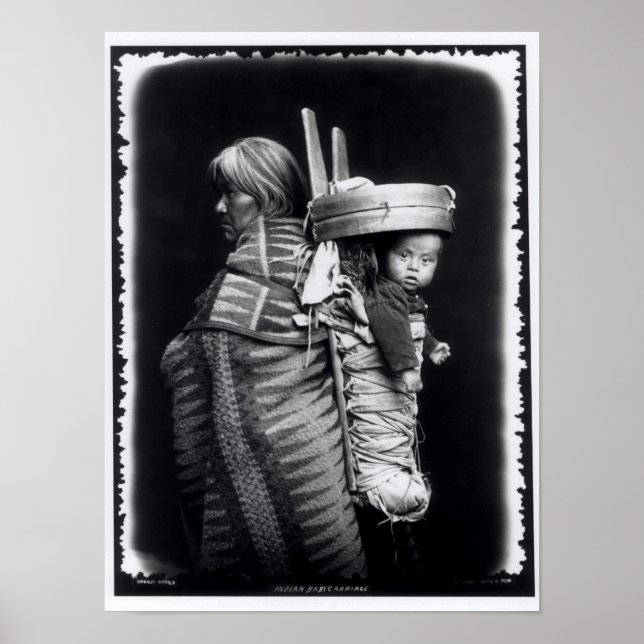 Poster Mulher Navaho carregando uma boia nas costas (Frente)