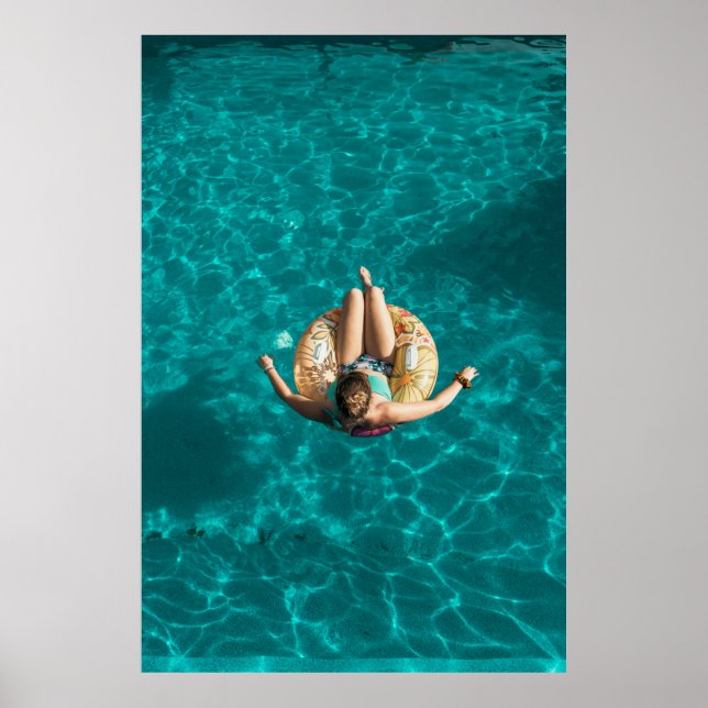 Poster Mulher no chão inflável amarelo (Frente)