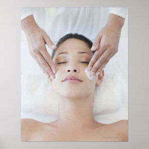Póster Mulher que recebe a massagem facial