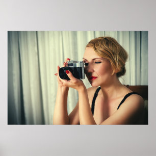 Poster Mulher retrora com câmera