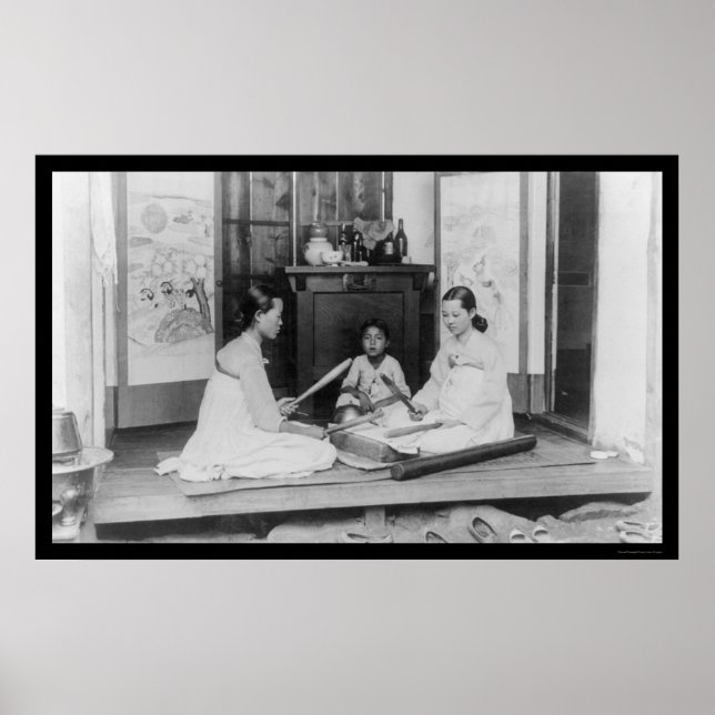 Póster Mulheres Coreanas Ficam Ironando 1910 (Frente)