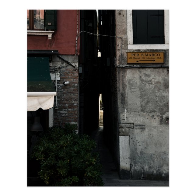 Póster Narrow venetian alleyway (2024) (Frente)