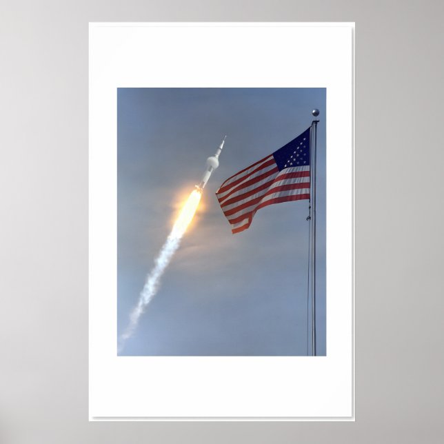 Poster NASA Apollo 11 - Foto Clássica do Foguete com os E (Frente)