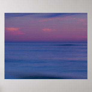 Poster Nascer do sol roxo na costa do oceano