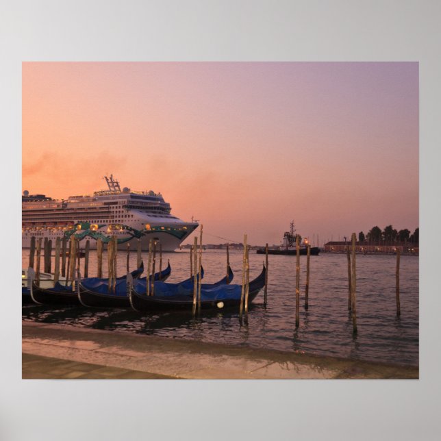 Poster Navio de cruzeiro e Gondolas perto do Grande Canal (Frente)