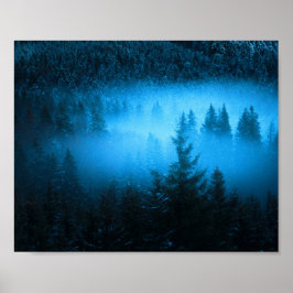 Poster Névoa mágica em floresta de abetos nevada