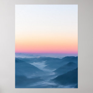 Poster nevoeiro da manhã e céu mágico antes do amanhec