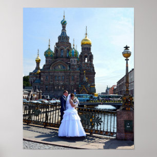 Póster Noivos em St Petersburg, Rússia, igreja