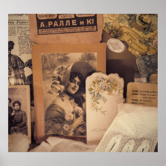 Poster Nostalgic Glamor: Retratos Russos Vintage.