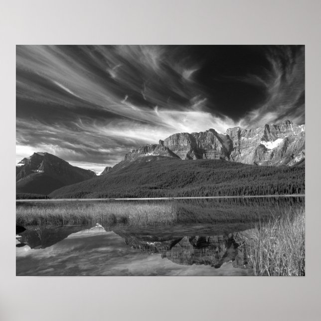 Póster Nuvens Cirrus sobre o Lago Waterfowl, Banff (Frente)