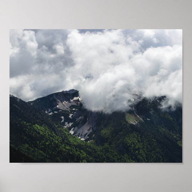 Poster Nuvens cobrindo montanhas (Frente)