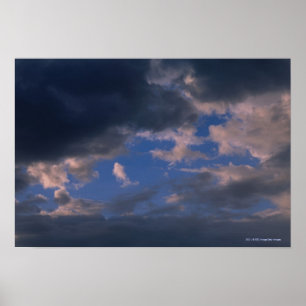 Póster Nuvens de tempestade contra o céu azul