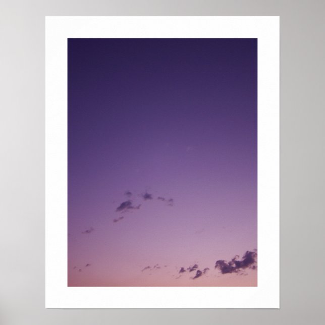 Póster Nuvens Dispersas Roxas no Crepúsculo (Frente)