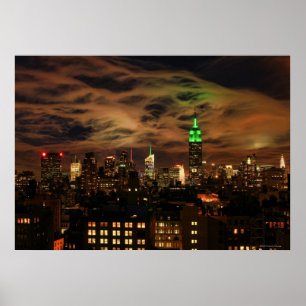 Póster Nuvens etéreos: Skyline de NYC, estado Bldg do