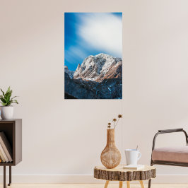 Poster Nuvens nebulosas sobre as montanhas