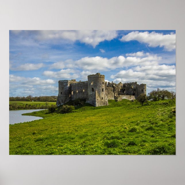 Poster Nuvens Sobre Castelo Carew (Frente)