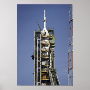 Póster O foguete de Soyuz é erigido na posição 3