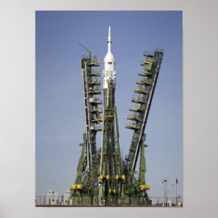 Poster O foguete Soyuz é erguido na posição 4