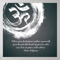 O Instrutor de Meditação YOGA cita os Símbolos OM