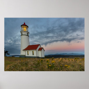Poster O mais antigo farol do Oregon no Estado de Cabo Br