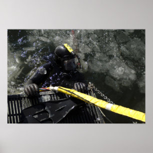 Poster O mergulhador do marinho dos E.U. obtem pronto