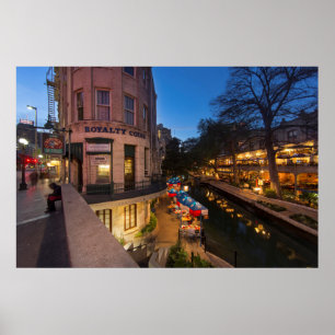 Póster O Riverwalk ao crepúsculo no centro de San Antonio
