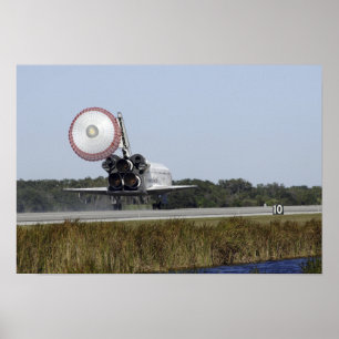 Poster O vaivém espacial Atlantis unfurls sua rampa de