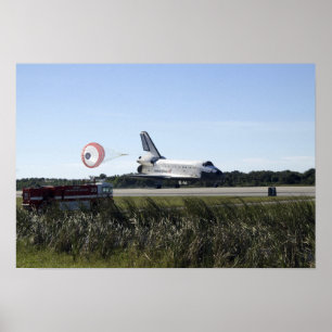 Póster O vaivém espacial Atlantis unfurls sua rampa de