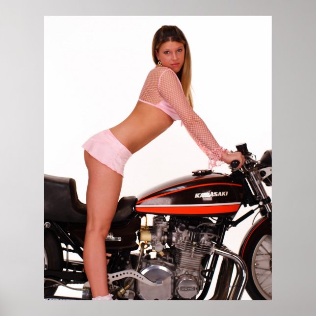 Póster O Z1 com o modelo Cassie de "A Coisa" (Frente)