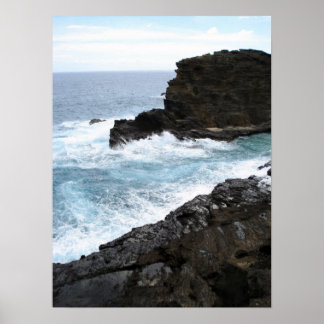 Póster Ondas em Rochas Escuras