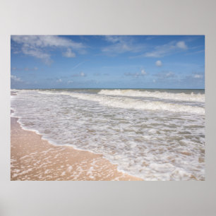 Poster Ondas Oceânicas Cobrindo A Areia Na Praia
