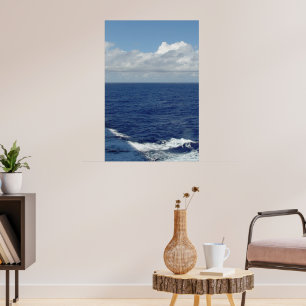 Póster Ondas Oceânicas e Nuvens Fluffy Brancas