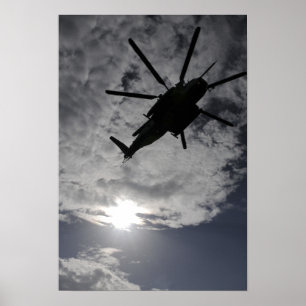 Póster Opinião de baixo ângulo de um CH-53E